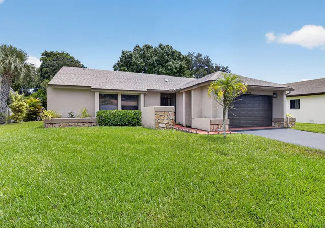 Single family home for sale at 18102 104th Terrace S, Boca Raton, FL 33498 | MLS# B26064256