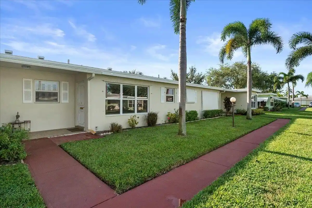 Photo 1 of Condo for sale at 220 Country Ln #B, Boynton Beach, FL 33435 | MLS# B26064266 | Listing updated on 2026-10-19