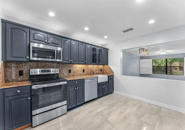 Photo 2 of Condo for sale at 13095 Belhaven Ct #5, Wellington, FL 33414 | MLS# B26064264 | Listing updated on 2026-10-05