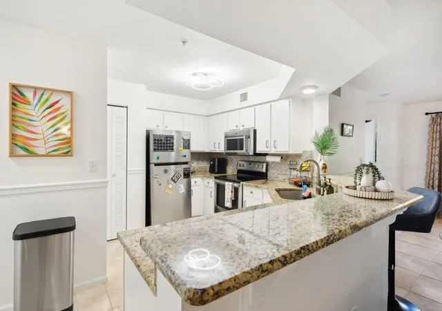 Photo 2 of Condo for sale at 300 Scotia Dr #304, Hypoluxo, FL 33462 | MLS# B26064297 | Listing updated on 2026-09-27