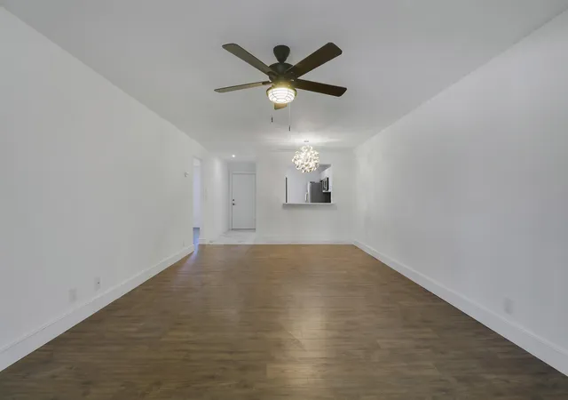 Listing Photo 5 - Condo for sale in building located at 6940 Se Constitution Blvd, Hobe Sound, FL 33455 - Unit #3-203