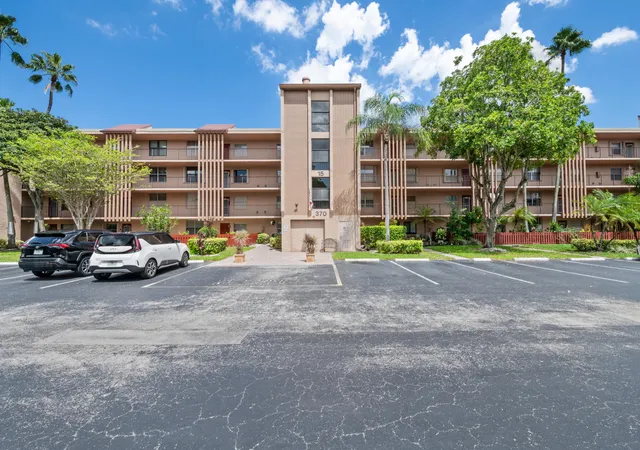 Photo 2 of Condo for sale at 370 Nw 76th Avenue #204, Margate, FL 33063 | MLS# B26064483 | Listing updated on 2026-10-09