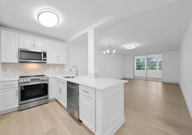 Photo 3 of Condo for sale at 370 Nw 76th Avenue #204, Margate, FL 33063 | MLS# B26064483 | Listing updated on 2026-10-09