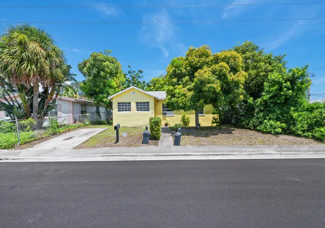 Photo 1 of Single family home for sale at 616 W 5th Street, Riviera Beach, FL 33404 | MLS# B26064493 | Listing updated on 2026-10-08