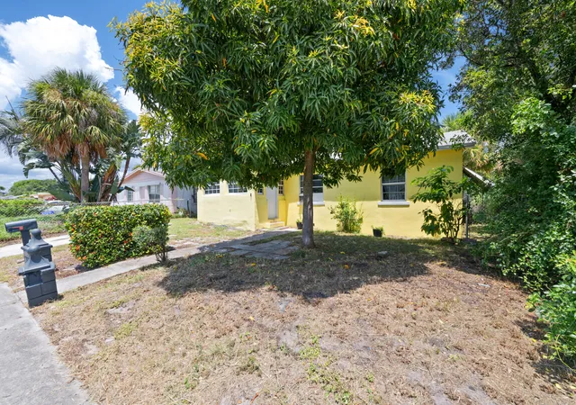 Photo 3 of Single family home for sale at 616 W 5th Street, Riviera Beach, FL 33404 | MLS# B26064493 | Listing updated on 2026-10-08