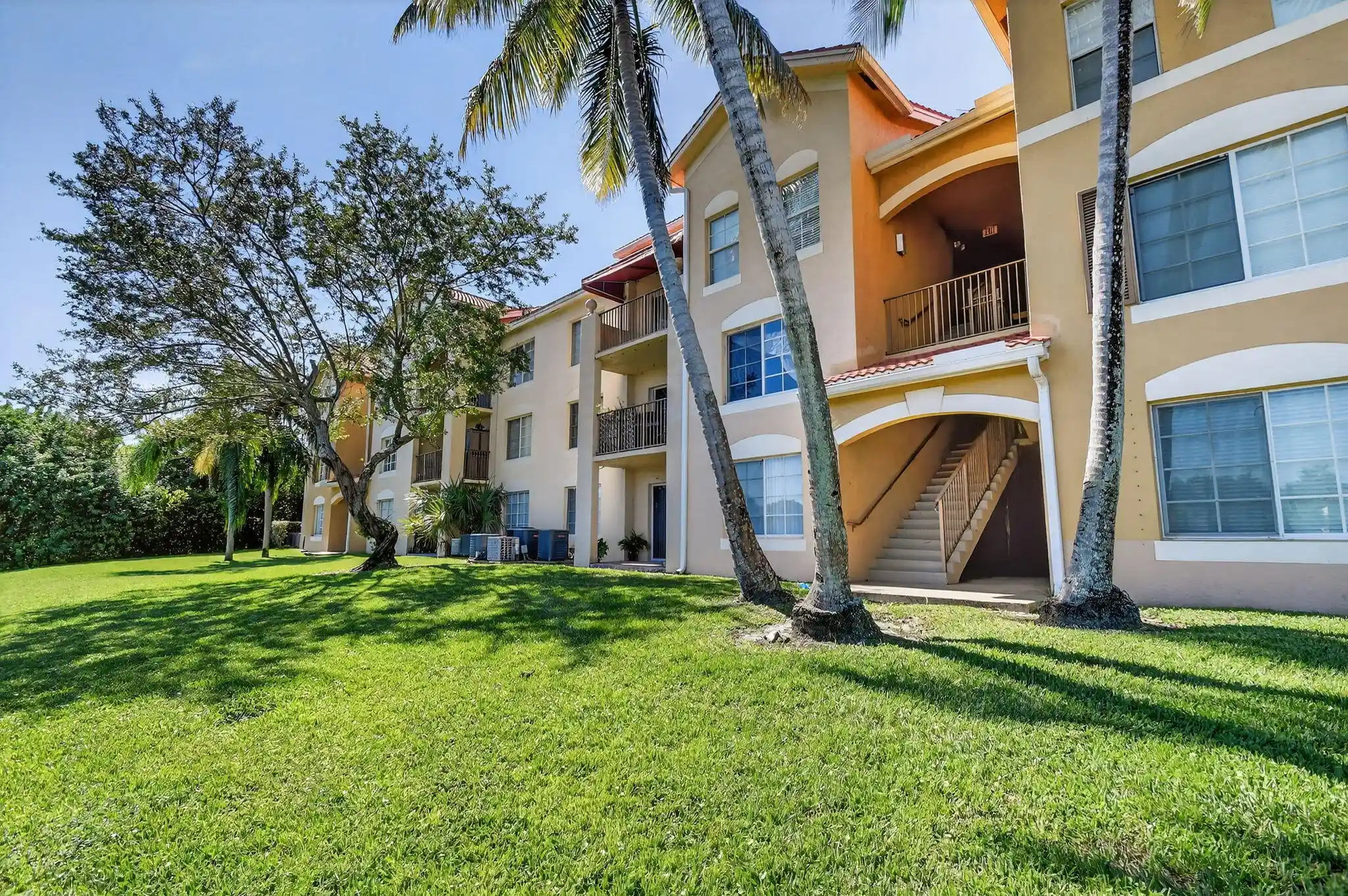 Listing Photo 1 - Condo for sale in 4180 San Marino Blvd located at 4180 San Marino Blvd, West Palm Beach, FL 33409 - Unit #304