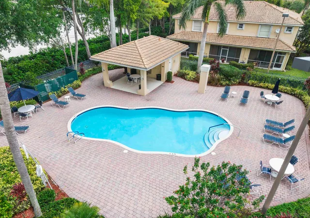 Photo 4 of Townhouse for sale at 13804 Creston Pl, Wellington, FL 33414 | MLS# B26064651 | Listing updated on 2026-10-09