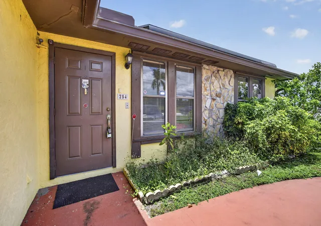 Photo 4 of Single family home for sale at 254 La Mancha Ave, Royal Palm Beach, FL 33411 | MLS# B26064679 | Listing updated on 2026-09-26