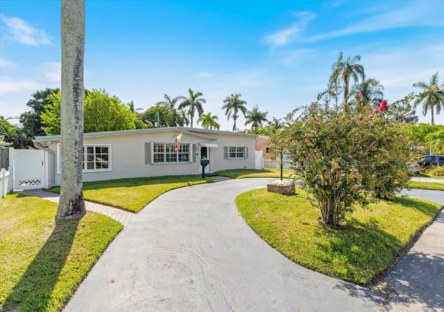 Photo 2 of Single family home for sale at 2107 N 15th Avenue, Hollywood, FL 33020 | MLS# B26064759 | Listing updated on 2026-10-09