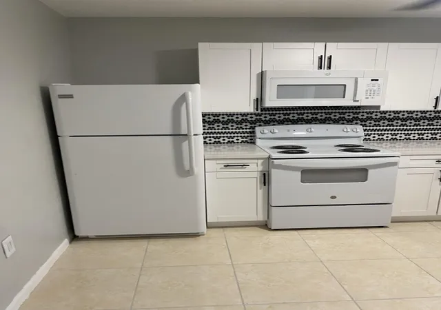 Photo 2 of Sale Pending at 2105 Delaware Ave, Fort Pierce, FL 34950 | MLS# B26064777 | Listing updated on 2026-10-08
