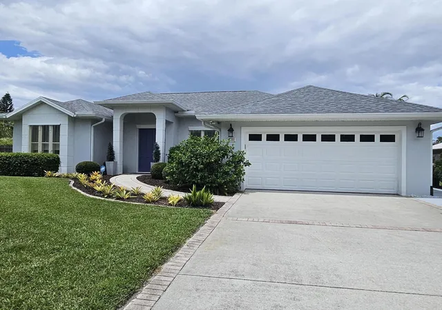 Photo 2 of Single family home for sale at 4600 12th Lane, Vero Beach, FL 32966 | MLS# B26064891 | Listing updated on 2026-09-30