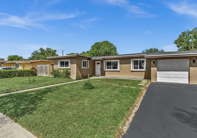 Photo 3 of Single family home for sale at 721 Fairway Dr, Plantation, FL 33317 | MLS# B26064919 | Listing updated on 2026-10-02