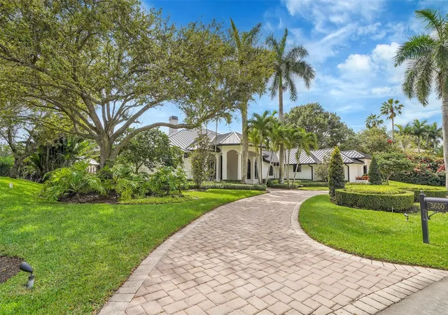 Photo 2 of Mansion for sale at 3600 Paddock Rd, Weston, FL 33331 | MLS# B26064974 | Listing updated on 2026-09-23