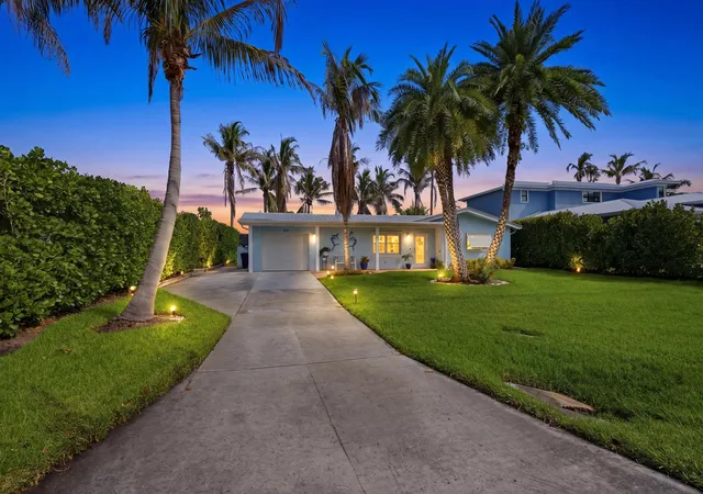 Photo 1 of Single family home for sale at 1719 Sw Dyer Point Rd, Palm City, FL 34990 | MLS# B26064990 | Listing updated on 2026-10-02