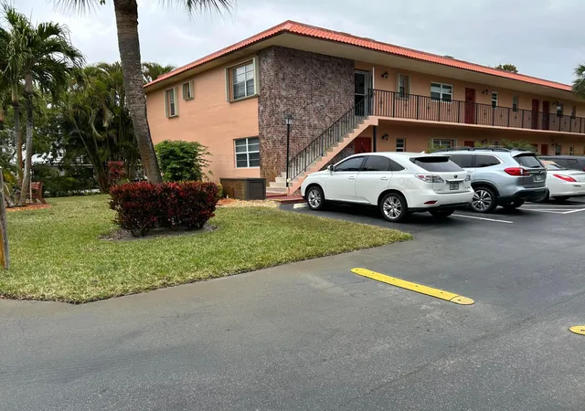 Photo 2 of Condo for sale at 1982 Sw Palm City Rd #F, Stuart, FL 34994 | MLS# B26065102 | Listing updated on 2026-10-07