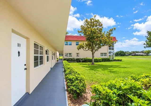Photo 3 of Condo for sale at 24 Pine Arbor Ln #103, Vero Beach, FL 32962 | MLS# B26065142 | Listing updated on 2026-10-01