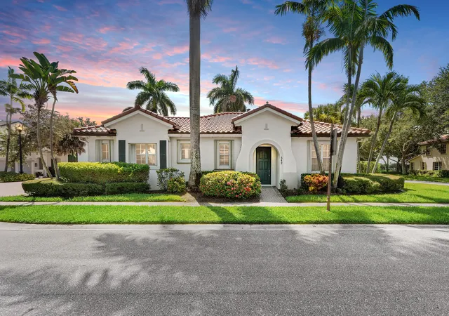 Single family home for sale at 542 Tomahawk Ct, Palm Beach Gardens, FL 33410 | MLS# B26065190
