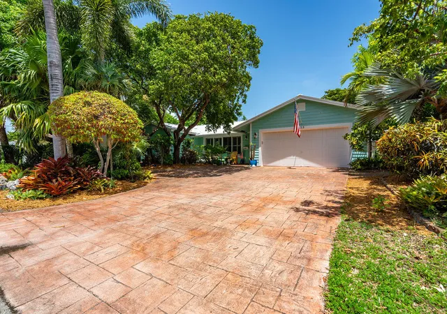 Photo 1 of Single family home for sale at 2823 Ne 35th Court, Lighthouse Point, FL 33064 | MLS# B26065204 | Listing updated on 2026-09-23