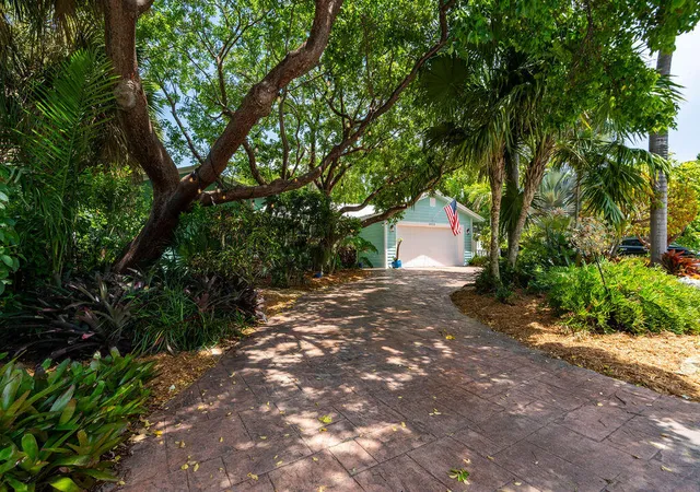 Photo 2 of Single family home for sale at 2823 Ne 35th Court, Lighthouse Point, FL 33064 | MLS# B26065204 | Listing updated on 2026-09-23