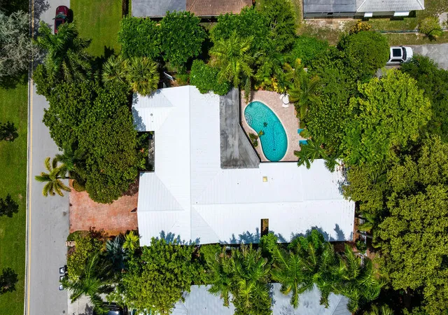 Photo 3 of Single family home for sale at 2823 NE 35th Court, Lighthouse Point, FL 33064 | MLS# B26065204 | Listing updated on 2026-09-23