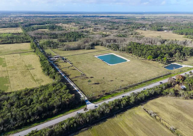 Photo 3 of House for sale at 4350 SE Bridge Rd, Hobe Sound, FL 33455 | MLS# B26065206 | Listing updated on 2026-09-23