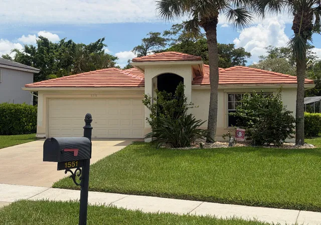 Photo 1 of Sale Pending at 1551 S Club Dr, Wellington, FL 33414 | MLS# B26065239 | Listing updated on 2026-09-20