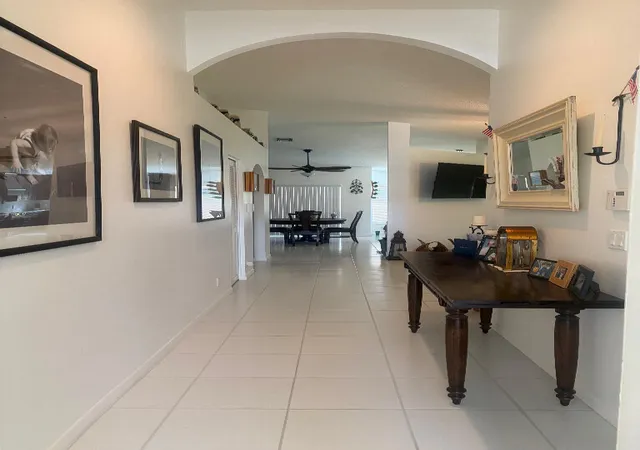 Photo 3 of Sale Pending at 1551 S Club Dr, Wellington, FL 33414 | MLS# B26065239 | Listing updated on 2026-09-20
