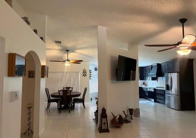 Photo 3 of Sale Pending at 1551 S Club Dr, Wellington, FL 33414 | MLS# B26065239 | Listing updated on 2026-09-20