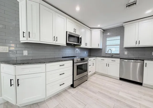 Photo 1 of Single family home for sale at 528 N J St, Lake Worth Beach, FL 33460 | MLS# B26065272 | Listing updated on 2026-09-24