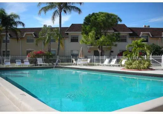 Listing Photo 5 - Condo for sale in building located at 700 Se 2Nd Ave, Deerfield Beach, FL 33441 - Unit #317