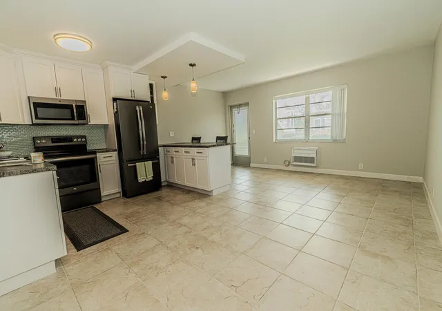 Photo 3 of Condo for sale at 401 N J St #5, Lake Worth Beach, FL 33460 | MLS# B26065279 | Listing updated on 2026-09-30