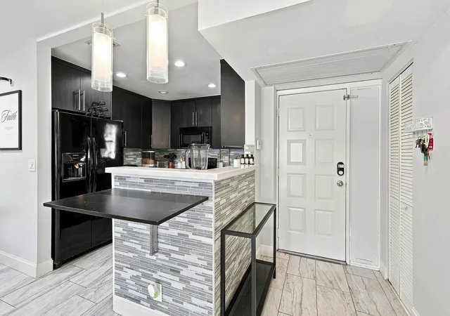 Photo 4 of Condo for sale at 2581 Carambola Cir N, Coconut Creek, FL 33066 | MLS# B26065439 | Listing updated on 2026-09-28