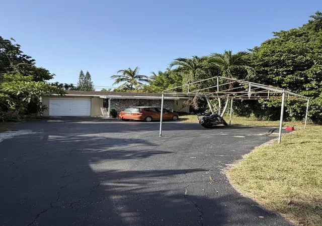 Photo 2 of House for sale at 2647 Pierce St, Hollywood, FL 33020 | MLS# B26065532 | Listing updated on 2026-09-23
