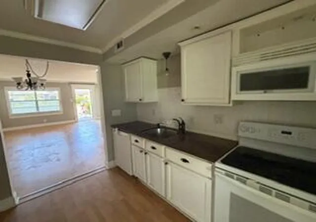 Listing Photo 4 - Condo for sale in building located at 7300 NW 4th Pl, Margate, FL 33063 - Unit #105