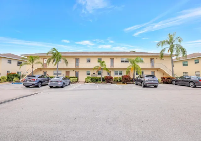 Photo 3 of Condo for sale at 2950 Se Ocean Blvd #134-5, Stuart, FL 34996 | MLS# B26065616 | Listing updated on 2026-09-23