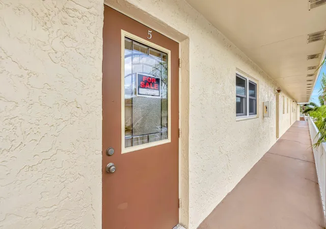 Listing Photo 4 - Condo for sale in building located at 2950 Se Ocean Blvd, Stuart, FL 34996 - Unit #134-5