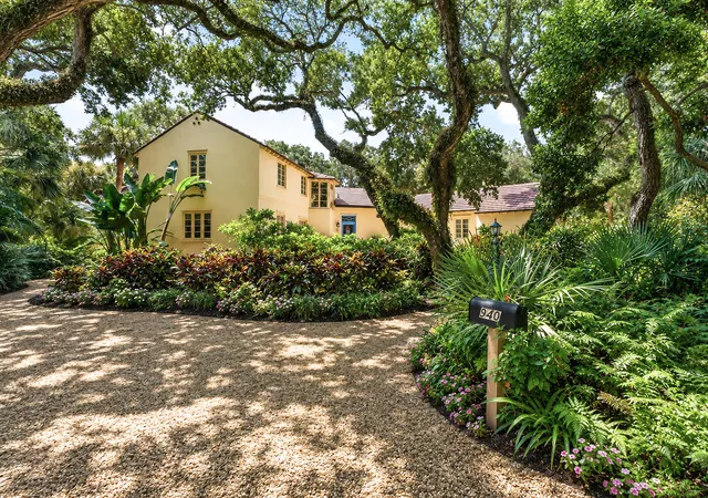 Photo 2 of Single family home for sale at 940 Sandfly Ln, Vero Beach, FL 32963 | MLS# B26065687 | Listing updated on 2026-10-01