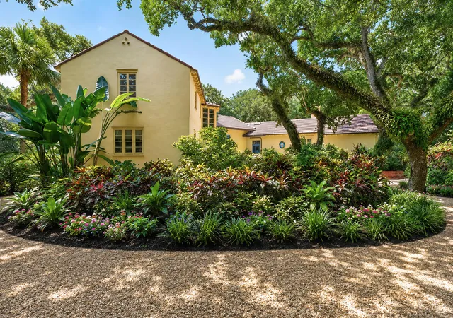 Photo 3 of Single family home for sale at 940 Sandfly Ln, Vero Beach, FL 32963 | MLS# B26065687 | Listing updated on 2026-10-01