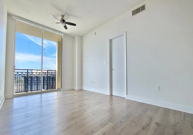 Photo 4 of Condo for sale at 550 Okeechobee Blvd #1520, West Palm Beach, FL 33401 | MLS# B26065750 | Listing updated on 2026-10-01