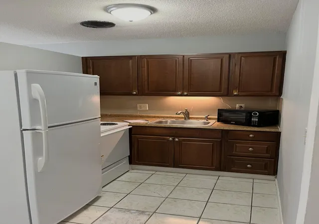 Listing Photo 4 - Condo for sale in building located at 1241 SE 3rd St, Deerfield Beach, FL 33441 - Unit #1-4