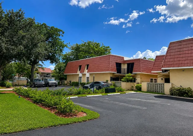 Townhouse for sale at 4226 NW 114th Terrace #26, Coral Springs, FL 33065 | MLS# B26065769