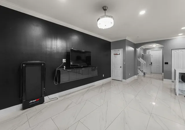 Photo 3 of Townhouse for sale at 6119 Seminole Gdns Cir, Riviera Beach, FL 33418 | MLS# B26065828 | Listing updated on 2026-10-08