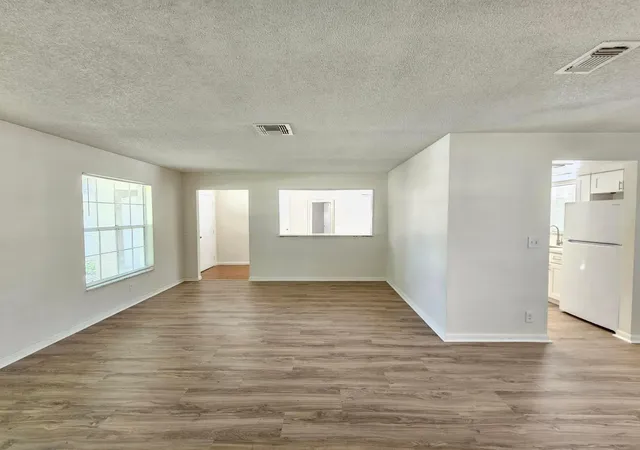 Photo 3 of Sale Pending at 1878 Wisteria St, Wellington, FL 33414 | MLS# B26065914 | Listing updated on 2026-10-07