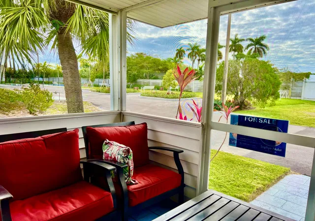 Photo 2 of Manufactured home for sale at 3225 South St, Hollywood, FL 33021 | MLS# B26065918 | Listing updated on 2026-10-08