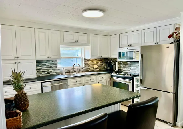 Photo 3 of Manufactured home for sale at 3225 South St, Hollywood, FL 33021 | MLS# B26065918 | Listing updated on 2026-10-08