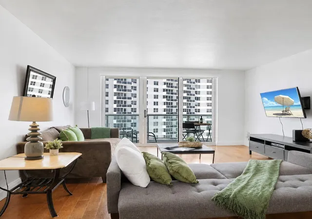 Photo 4 of Condo for sale at 3801 S Ocean Dr #8b, Hollywood, FL 33019 | MLS# B26065927 | Listing updated on 2026-10-06