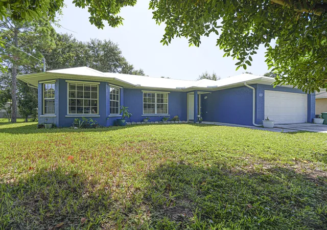 Photo 4 of Single family home for sale at 6704 Hulda Dr, Fort Pierce, FL 34951 | MLS# B26065972 | Listing updated on 2026-09-30