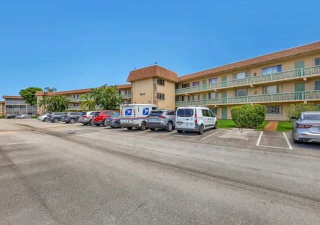 Photo 3 of Condo for sale at 400 Village Green Cir W #117, Palm Springs, FL 33461 | MLS# B26065994 | Listing updated on 2026-10-09