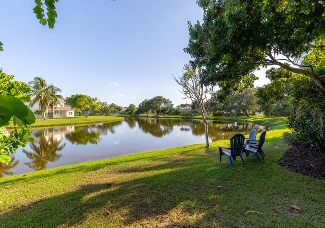 Photo 3 of Single family home for sale at 3629 Old Lighthouse Cir, Wellington, FL 33414 | MLS# B26066026 | Listing updated on 2026-09-23