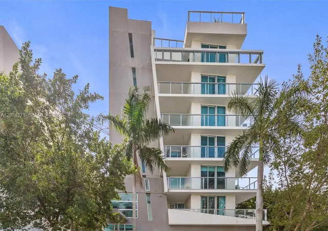 Listing Photo 2 - Condo for sale in building located at 1150 101St St, Bay Harbor Islands, FL 33154 - Unit #PH702